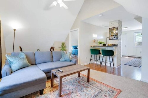WeHa Penthouse w/ Private Deck