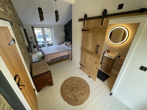 1 bedroom, WiFi, bed sheets - Self-Contained Annex Peaceful Village Setting with Fields Behind. Pet friendly! (Lavendon)