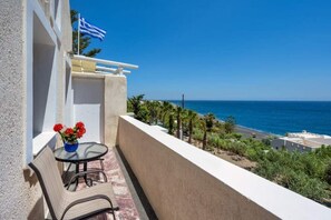 Property grounds - Kalipso Beach House (Καμάρι)