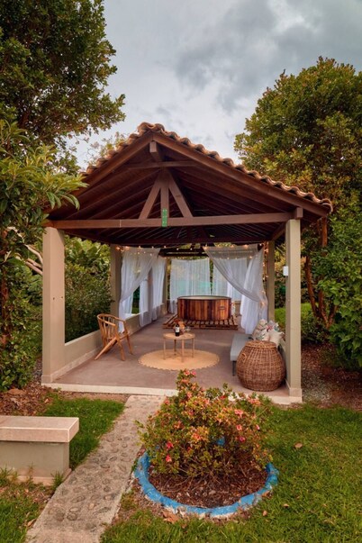 Villa campestre con piscina y jacuzzi

