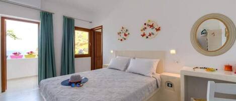 1 chambre, bureau, fer et planche à repasser, Wi-Fi gratuit