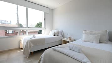 2 habitaciones, decoración personalizada y cortinas blackout