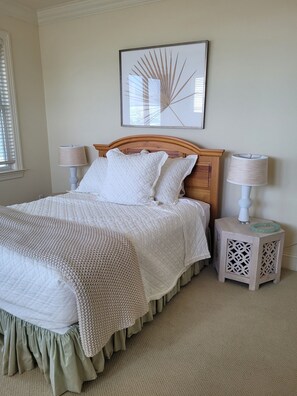 4 bedrooms, desk, iron/ironing board, bed sheets - Plantation at St George Island Fl.. Beautiful beach view from all bedrooms . (Saint George Island)