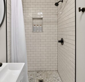 Hair dryer, towels - The Gate  -  Studio. (Skaneateles)