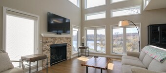 Riverfront Cotter Home: Close to Trout Fishing!