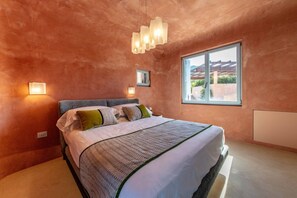 4 多间卧室、免费 WiFi、床单