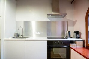 Fridge, oven, stovetop, dishwasher - Lescapade Annécienne (Annecy)