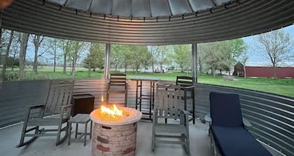 Historic Farm House called Oak Cliff w/ spectacular view of Mississippi River