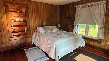 2 Schlafzimmer, Schreibtisch, Bügeleisen/Bügelbrett, kostenloses WLAN