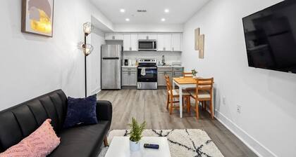 Stylish NW DC Unit with Balcony & In-House Services