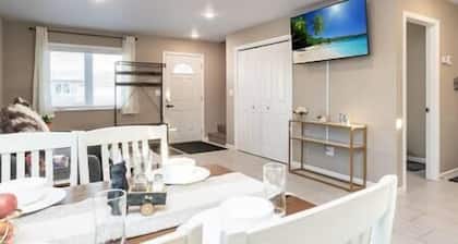 Birch Hill Retreat Great location2+gArAge+AurorA