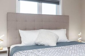 3 habitaciones, tabla de planchar con plancha, cuna de viaje y wifi 