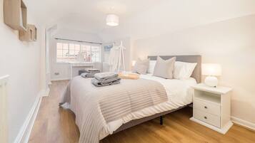 Bügeleisen/Bügelbrett, kostenloses WLAN, Bettwäsche