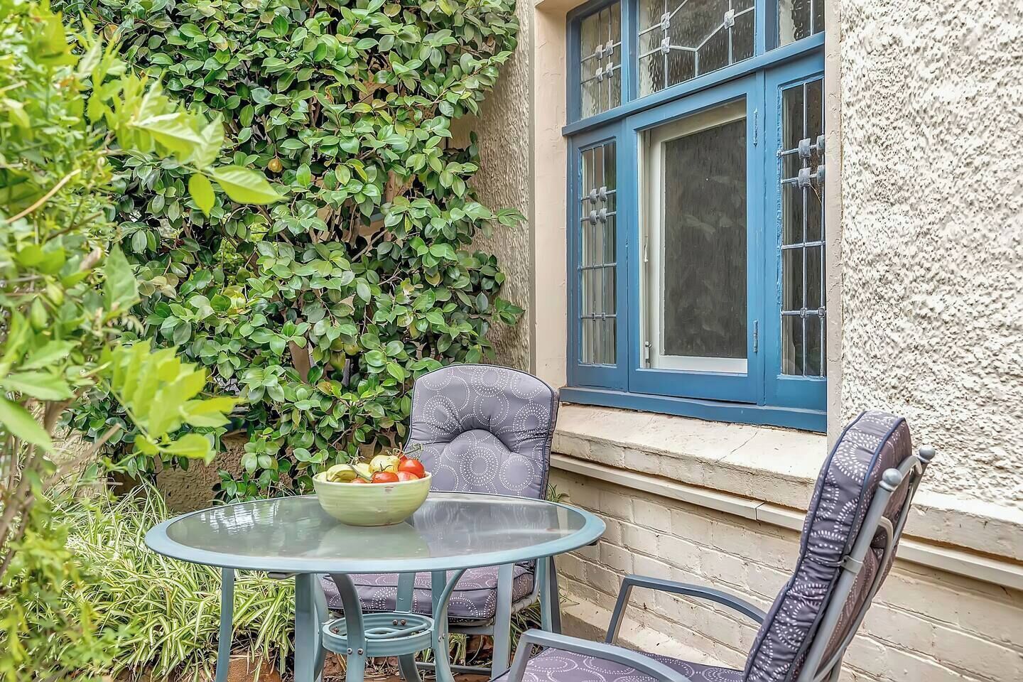 Guests can dine alfresco at the cosy two-seater setting located at the front of the building.