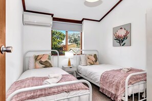 2 bedrooms, desk, iron/ironing board, WiFi