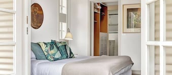 Time and Tide Beach Cottage on the Esplanade