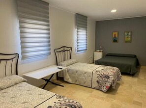 9 bedrooms, iron/ironing board, WiFi, bed sheets - Casa Ideal Para Familias, Amigos, Celebraciones. Estupenda Ubicación y Zona (Chella)