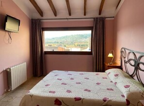 9 bedrooms, iron/ironing board, WiFi, bed sheets