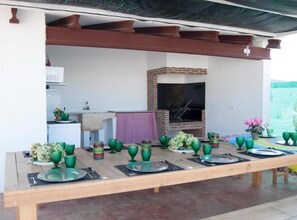 Outdoor dining - Casa Ideal Para Familias, Amigos, Celebraciones. Estupenda Ubicación y Zona (Chella)