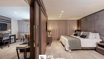 Apartamento superior | Espacio para trabajar con un portátil, wifi gratis, ropa de cama