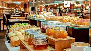 Daily buffet breakfast (BRL 55.00 per person)