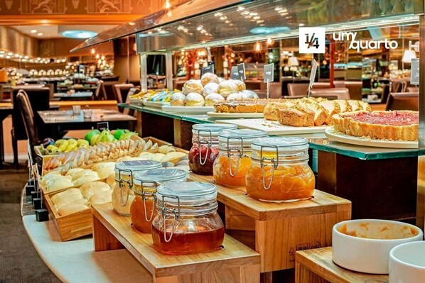 Petit déjeuner buffet (55.00 BRL par personne)