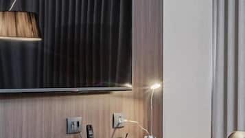 Apartment | Ruang tamu | 50 inci televisyen dengan kabel