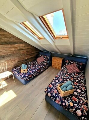 2 habitaciones, tabla de planchar con plancha, wifi y ropa de cama 