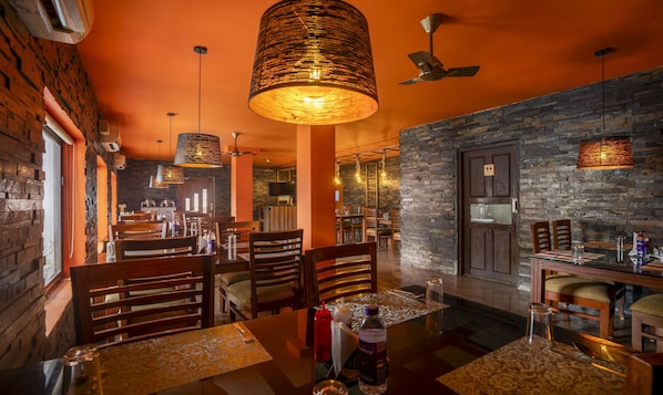 Restaurant - Treebo Seagate (Kanayannur)