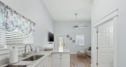 SAND AND OCEAN LOVERS VACATION VILLA "B"