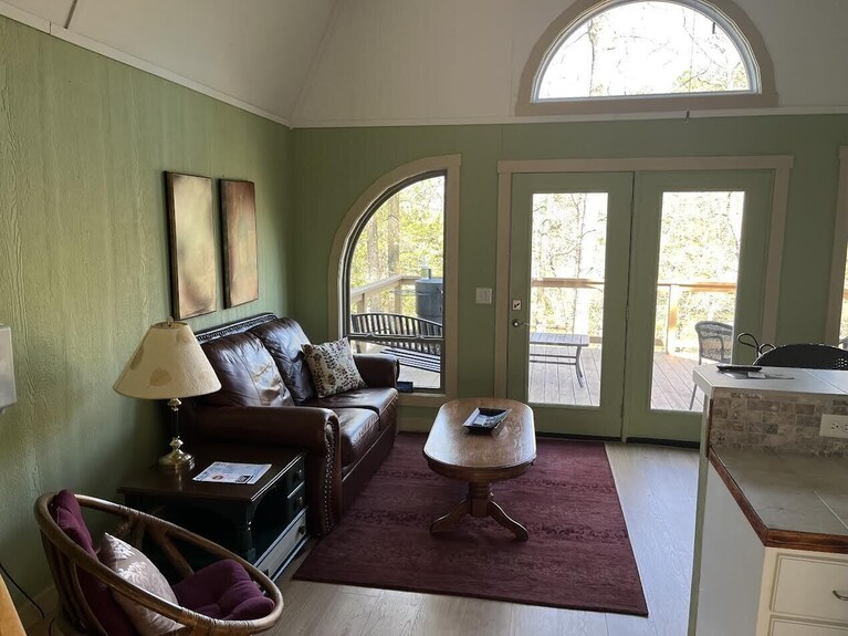The Magnolia ~ Italian-inspired Cabin At Hamilton Cove ~ Lake Hamilton - Hot Springs, AR