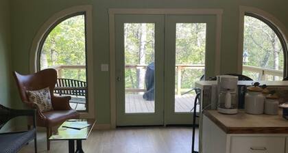 The Magnolia ~ Italian-inspired Cabin at Hamilton Cove ~ Lake Hamilton