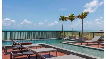 Quarto casal standard | Piscina | Piscina externa