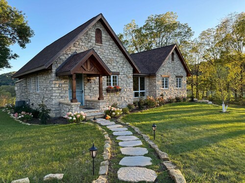 The Cottage at Streamwalk