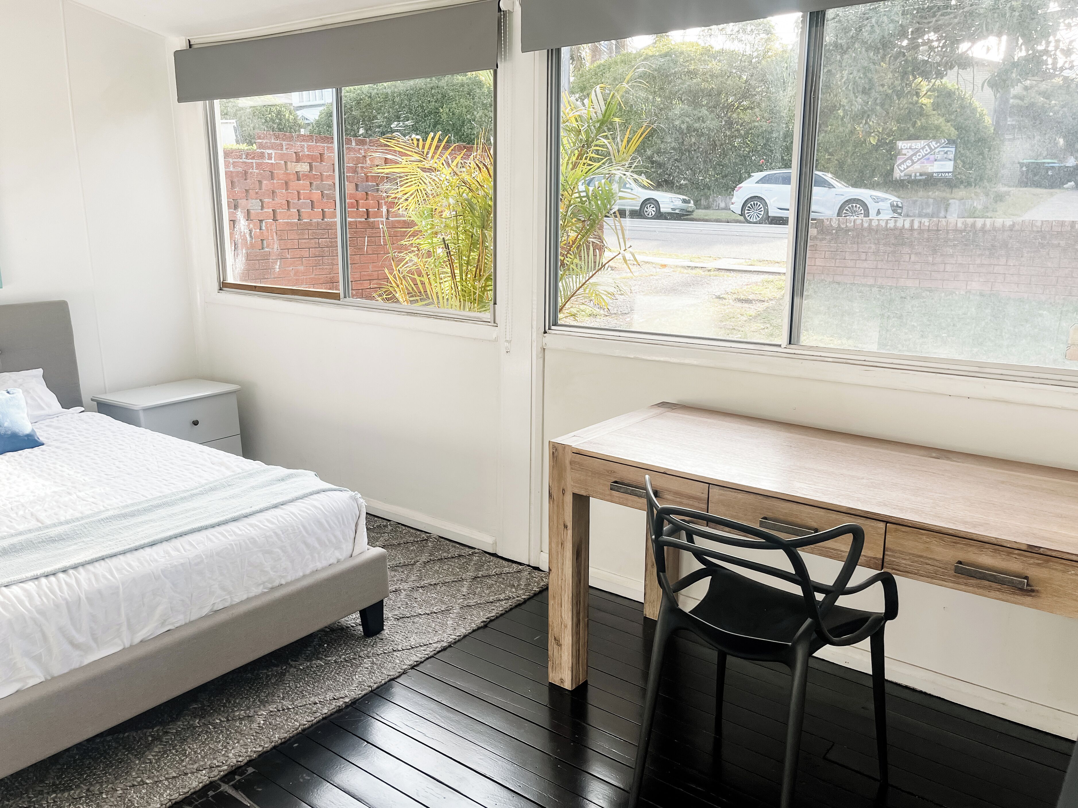 Large 4 bdrm Freshwater House. WALK TO BEACH. Pet friendly. HUGE YARD — image 15