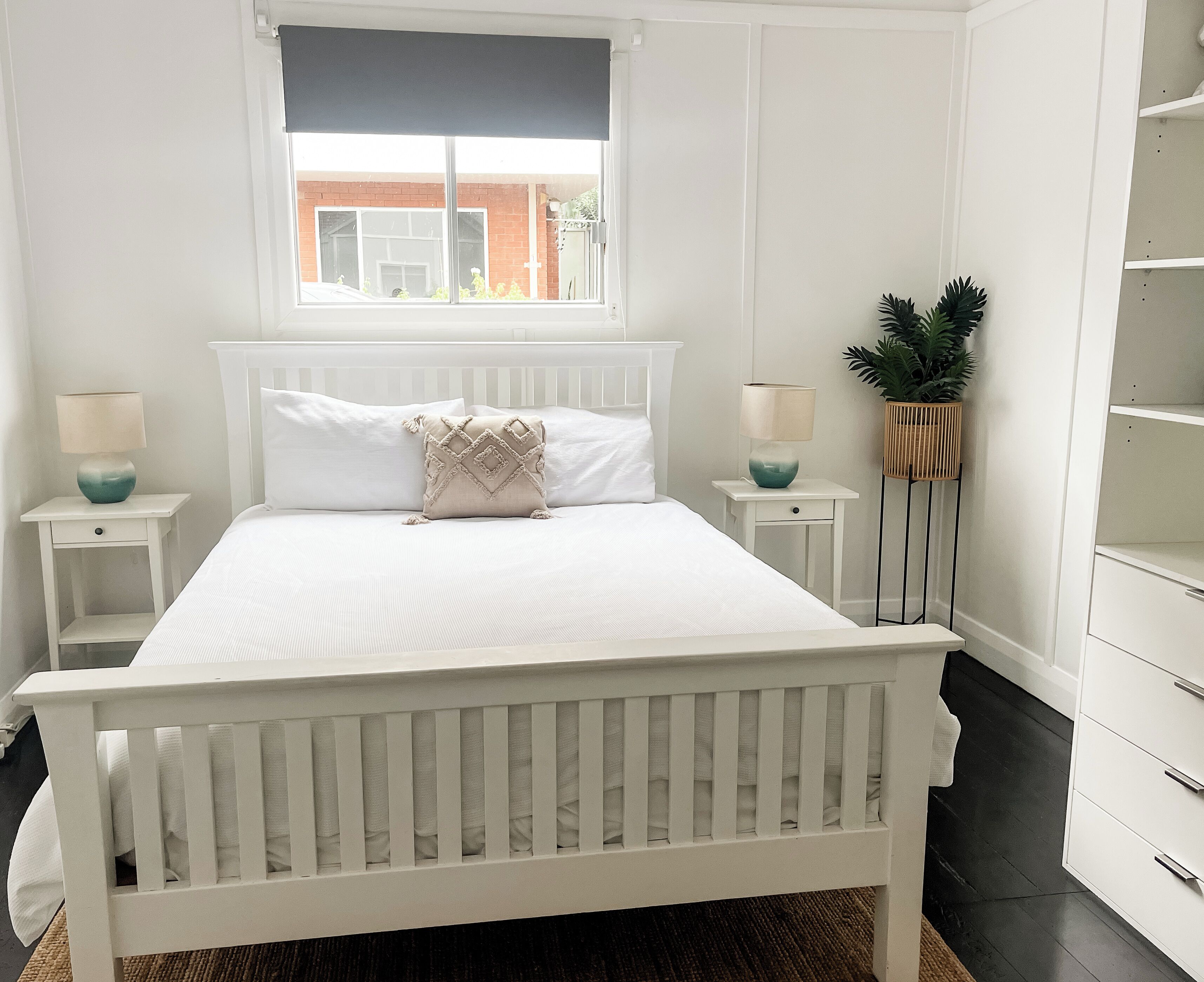 Large 4 bdrm Freshwater House. WALK TO BEACH. Pet friendly. HUGE YARD — image 10