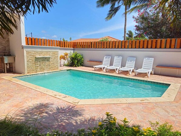 Outdoor pool - 3BR Villa in Westpunt with Private Pool (Noord)