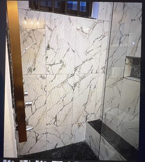Dusche, Seife, Toilettenpapier