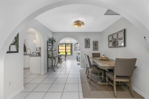 Dining - Peaceful and Spacious Pool home in Jensen Beach! RV-Boat Prkg-Fenced Yrd (Jensen Beach)