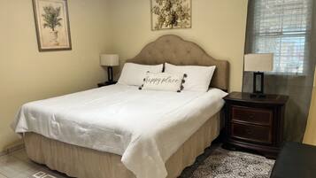 3 bedrooms, desk, iron/ironing board, free WiFi