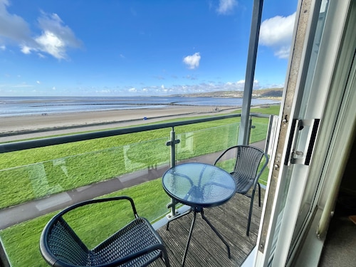 Modern Beachfront Bliss with Spectacular Views