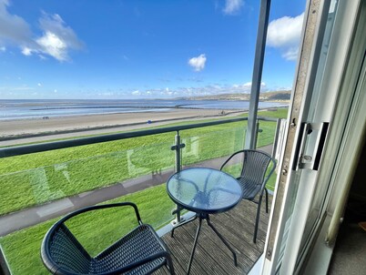 Modern Beachfront Bliss with Spectacular Views