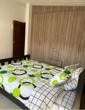 1 makuuhuone, silitysrauta/-lauta, Wi-Fi, vuodevaatteet