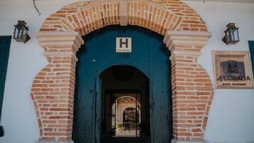 Fachada de la propiedad