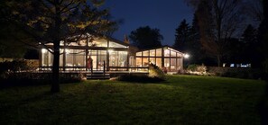 المنشأة من الخارج