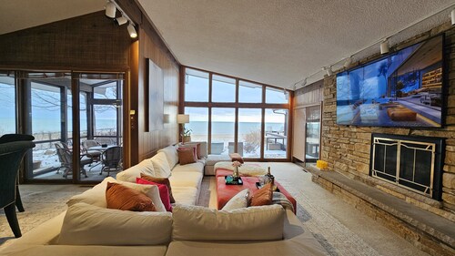 Lake Michigan Waterfront Designer Villa 