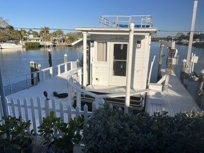 Property grounds - Waterfront w/ Dock • 5-Min Walk to Beach • Golf Cart • Swim Spa (Indian Rocks Beach)