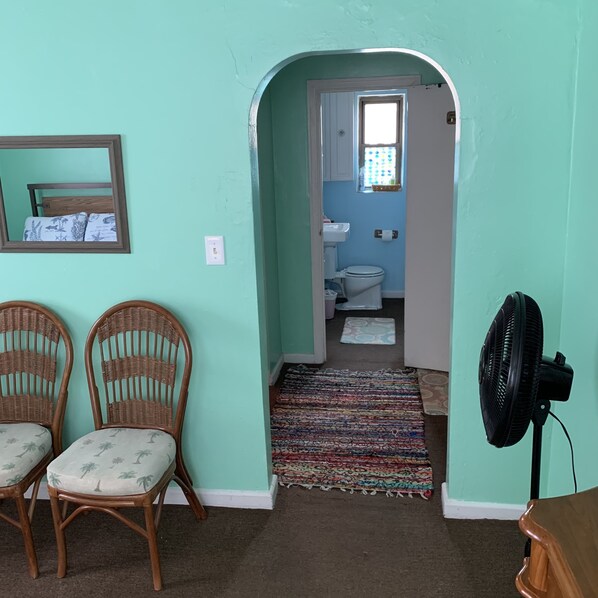 WiFi, bed sheets - Break Side Studio #5 (Apartment) - Pets Allowed by RedAwning (Norfolk)