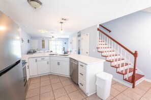 Private kitchen - Beautiful 2 bedroom home, close to the beach (Panama City Beach)