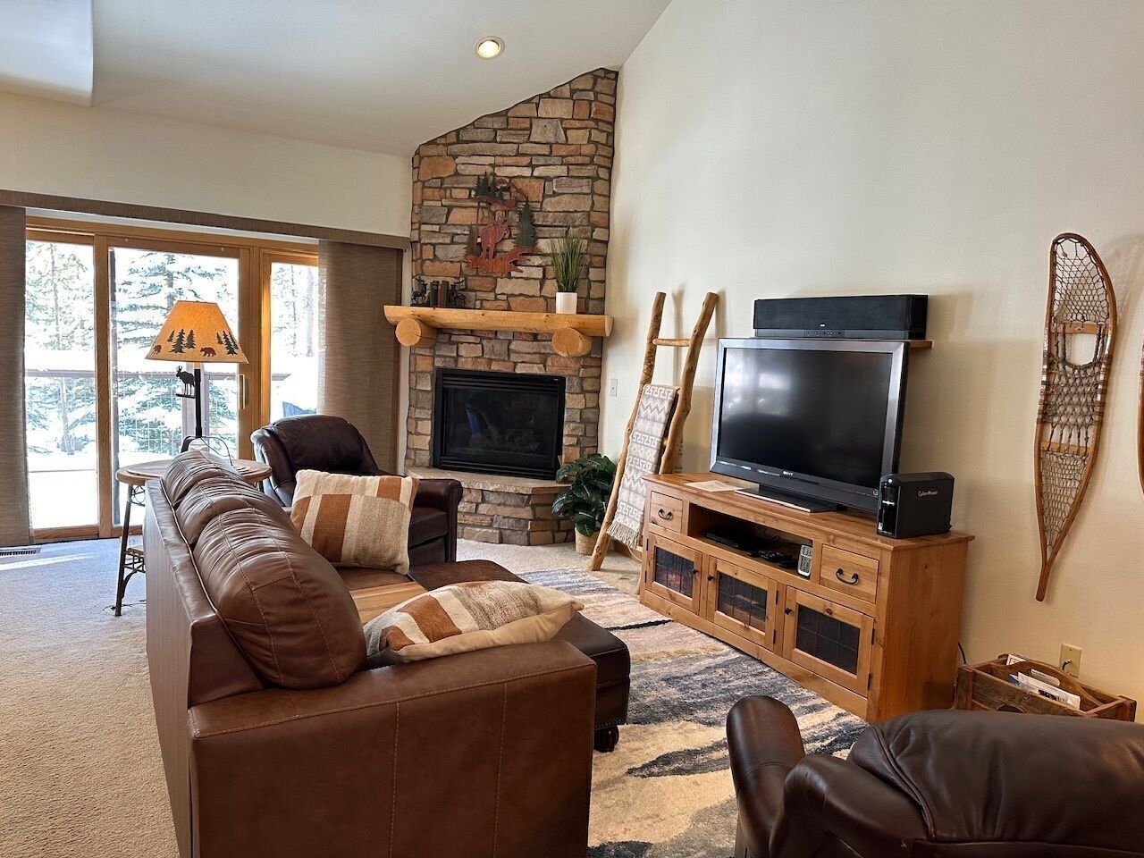 Televisión, chimenea